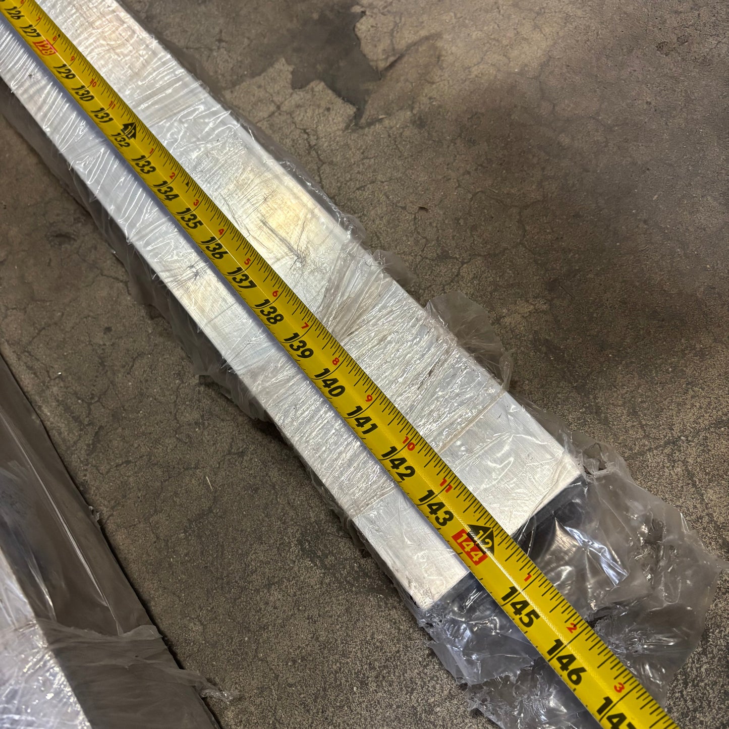 KRAFT TOOL CO. Magnesium Screed 120”x1 1/2”x3 1/2”, Aluminum CC612