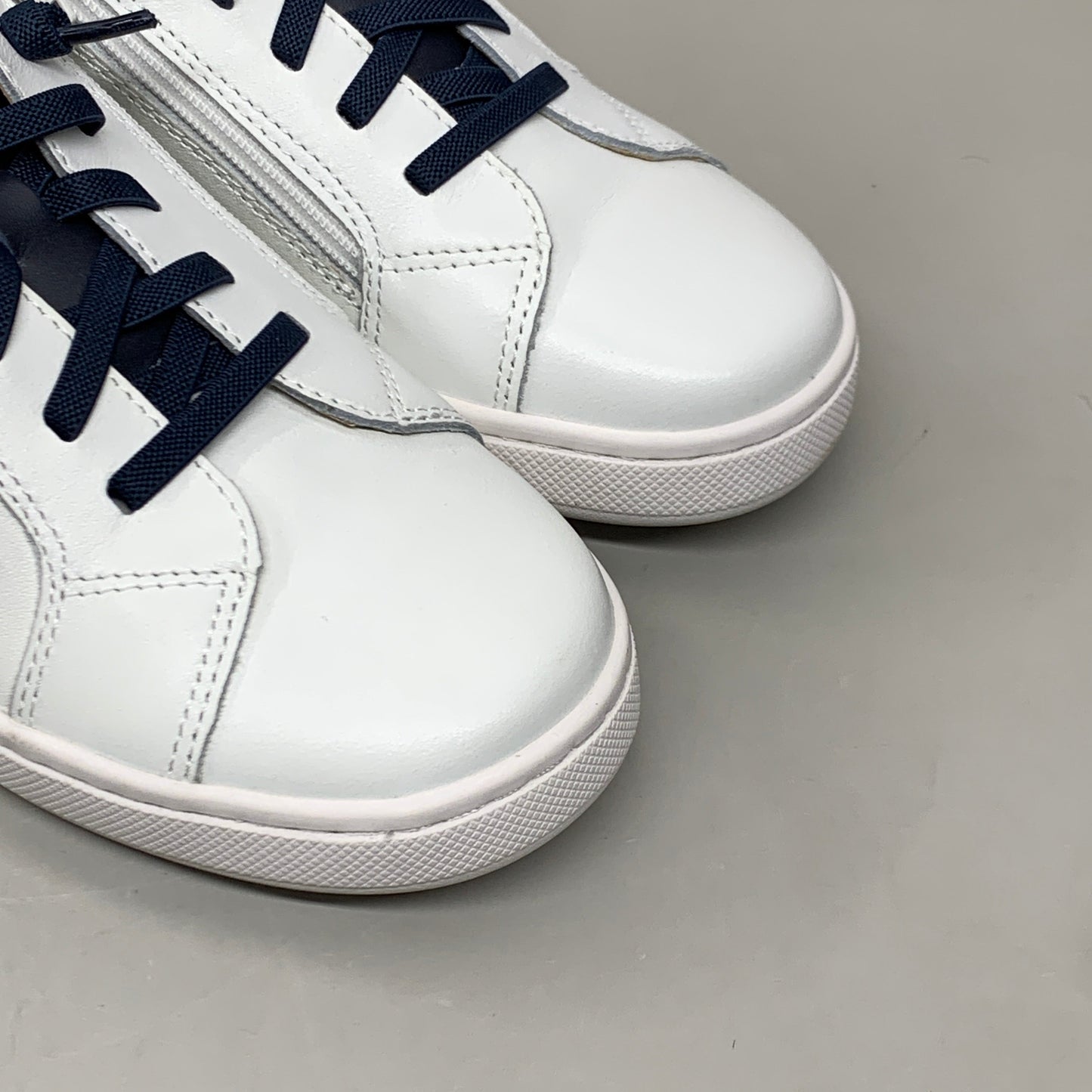 OLD SOLES Comet Runner Sneakers Kid’s Sz 1.5 EU 33 Snow/Navy/Gris #6149