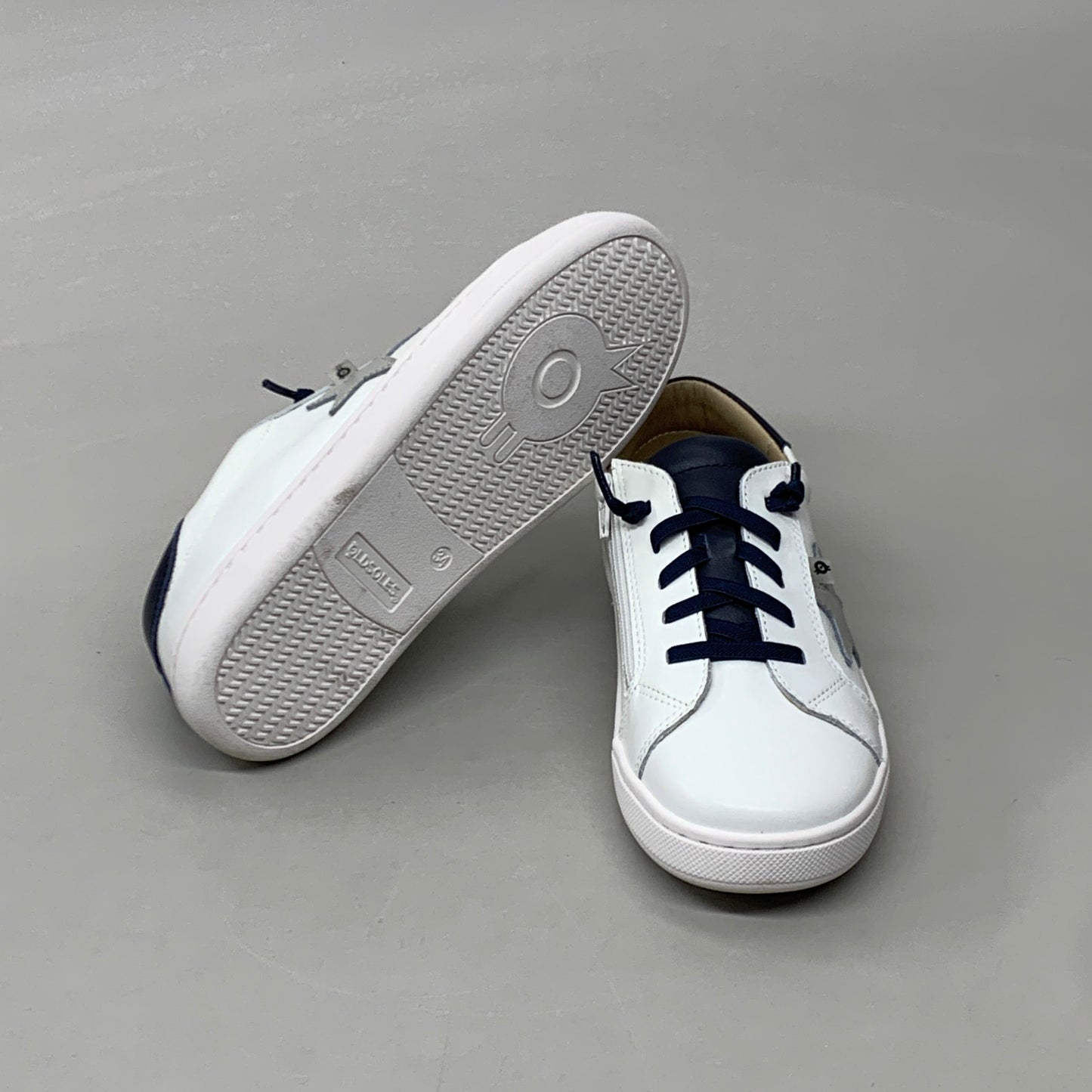 OLD SOLES Comet Runner Sneakers Kid’s Sz 1.5 EU 33 Snow/Navy/Gris #6149