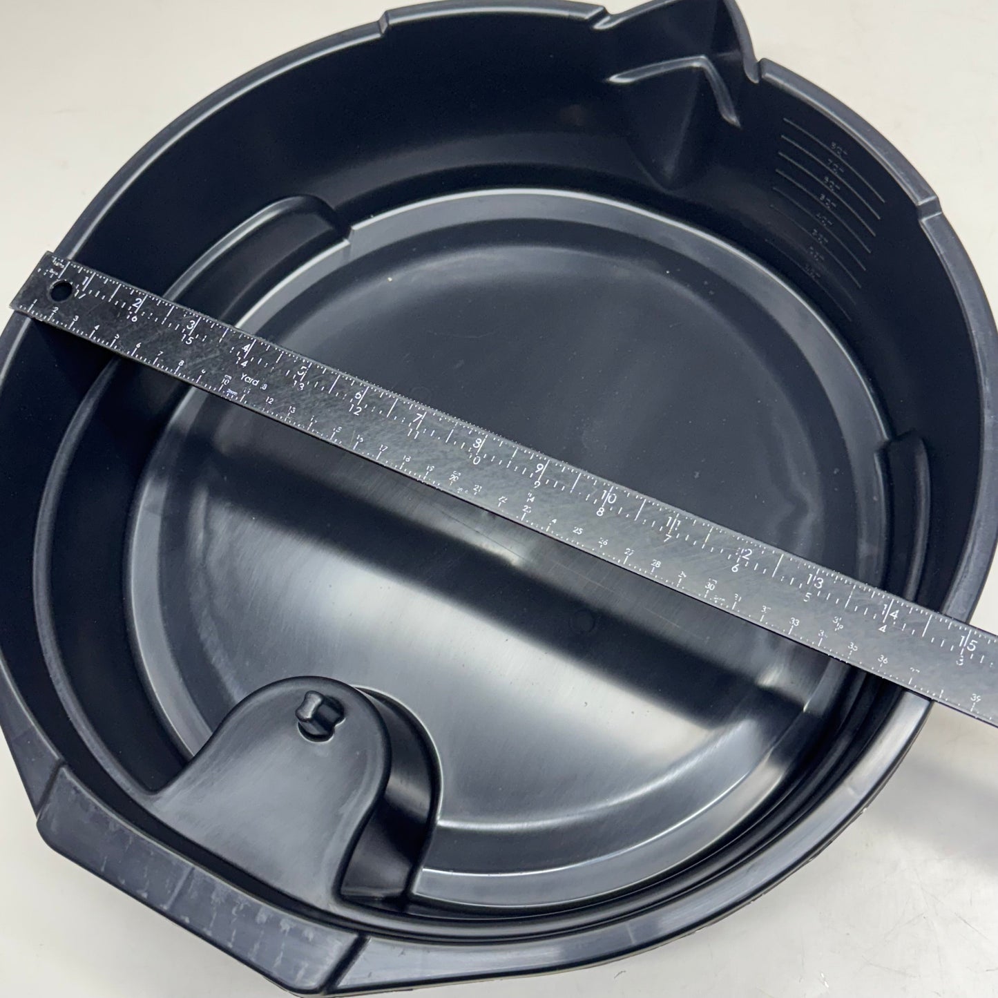FLOTOOL (12 PACK) 8 Quart Drain Pan Sz 16.5” L x 15” W x 4” H, Black 42108MI