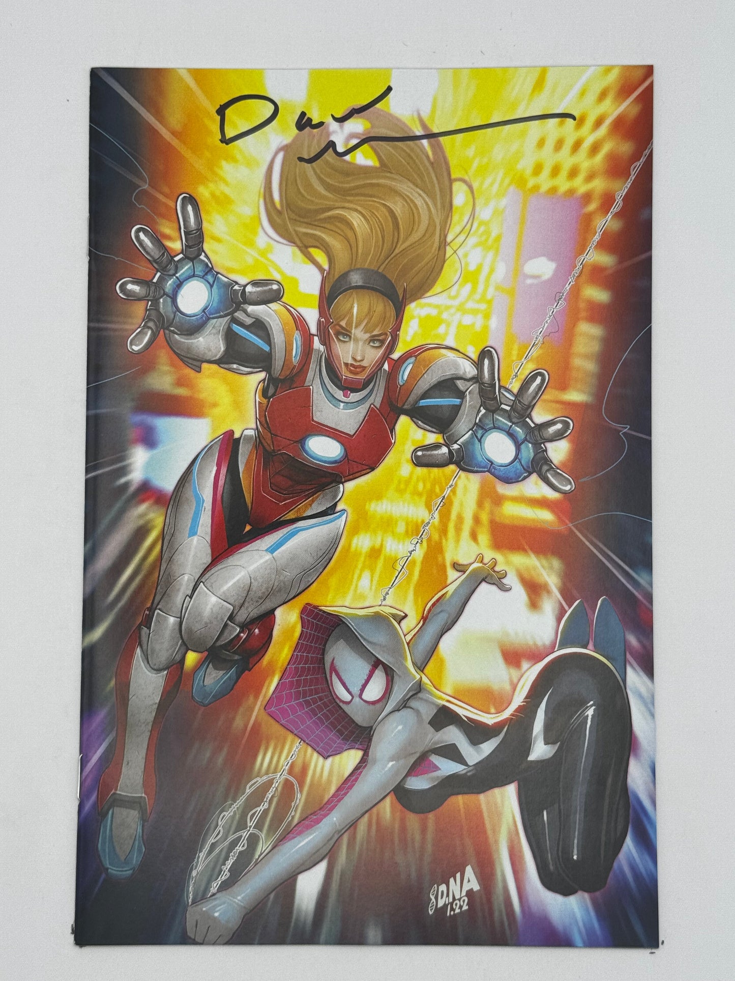 [Signed by David Nakayama] SPIDER-GWEN: GWENVERSE #4 Virgin DAVID NAKAYAMA Exclusive VAR