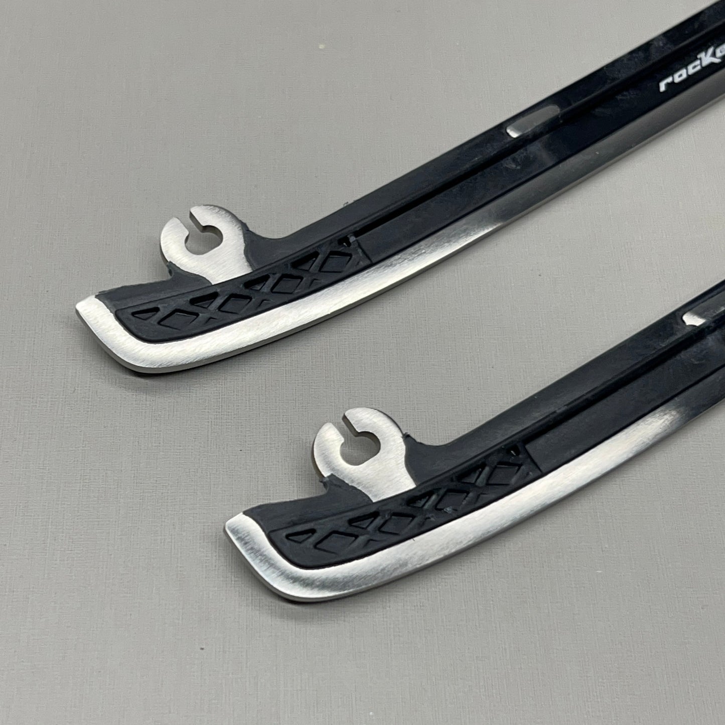 CCM RocketRunner Ice Skate 1 PAIR Stainless Steel Replacement Blades 9.5-10 287mm (New)
